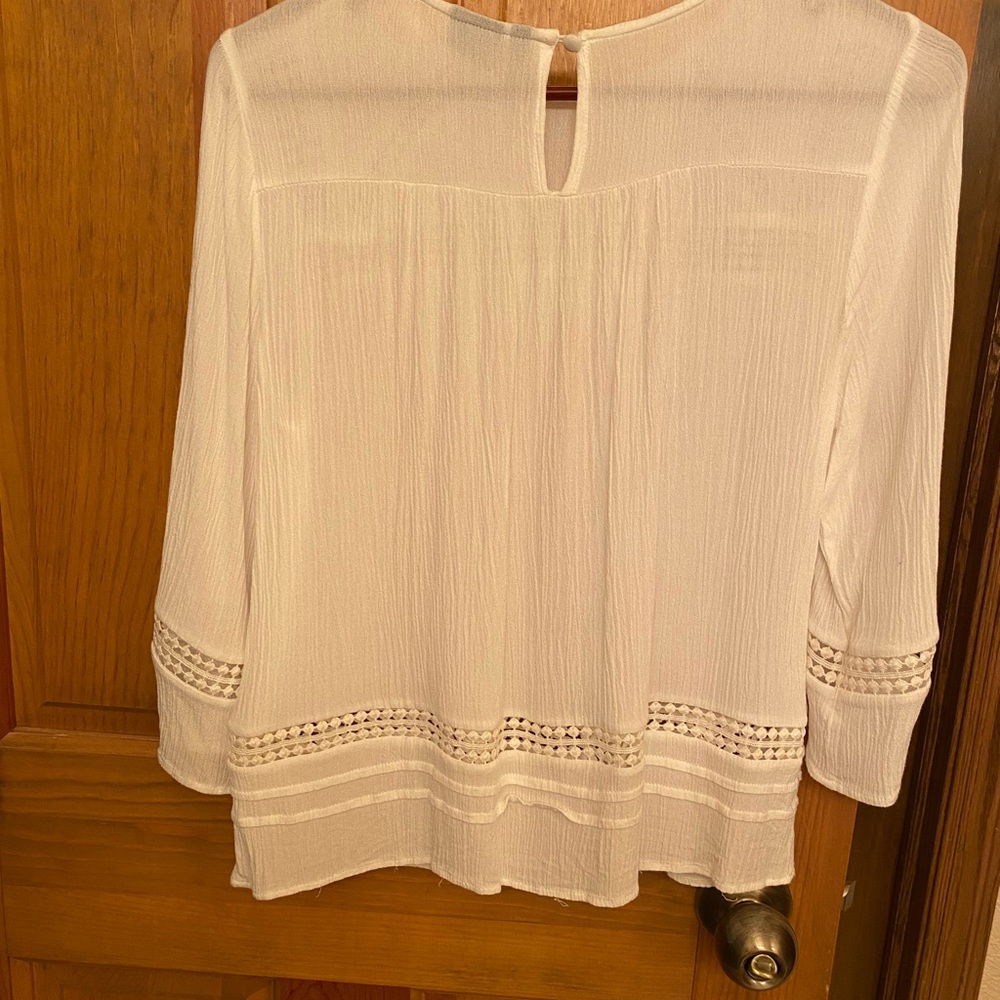 10 (4-5$) items for a 10$ offer. New Directions Blouse with Crochet Details. - Picture 3 of 6